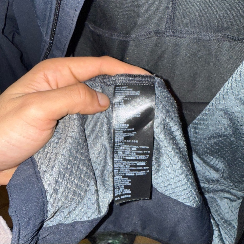 Kirkland Signature Men's Dark Blue Windbreaker - Picture 7 of 10